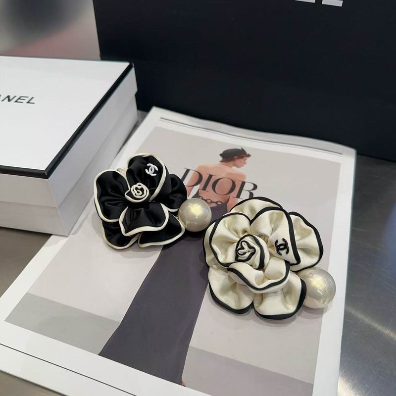 Chanel Hairpin hh30